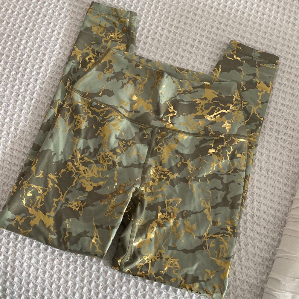 NWOT Carbon 38 leggings